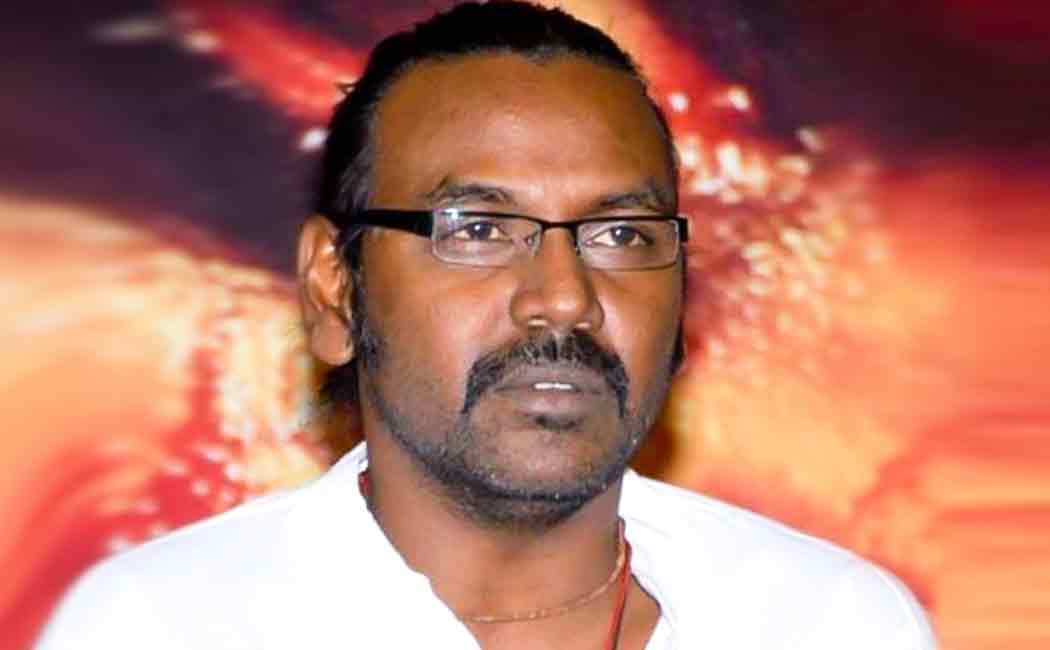 மக்கள் பணத்தை வாங்கி அவங்களுக்கே செய்யுறதை விட… உழைச்ச காசுல மனசார உதவலாம்…. அரசியல் குறித்து ராகவா லாரன்ஸ்…!!