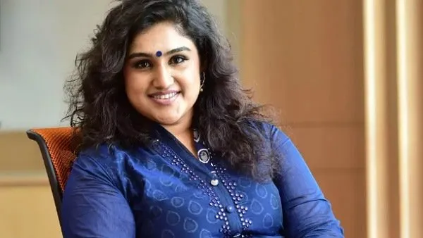 மணக் கோலத்தில் இருக்கும் நடிகை வனிதா… காதலர் தினத்தில் நடக்கப்போகும் சூப்பர் சம்பவம்..!