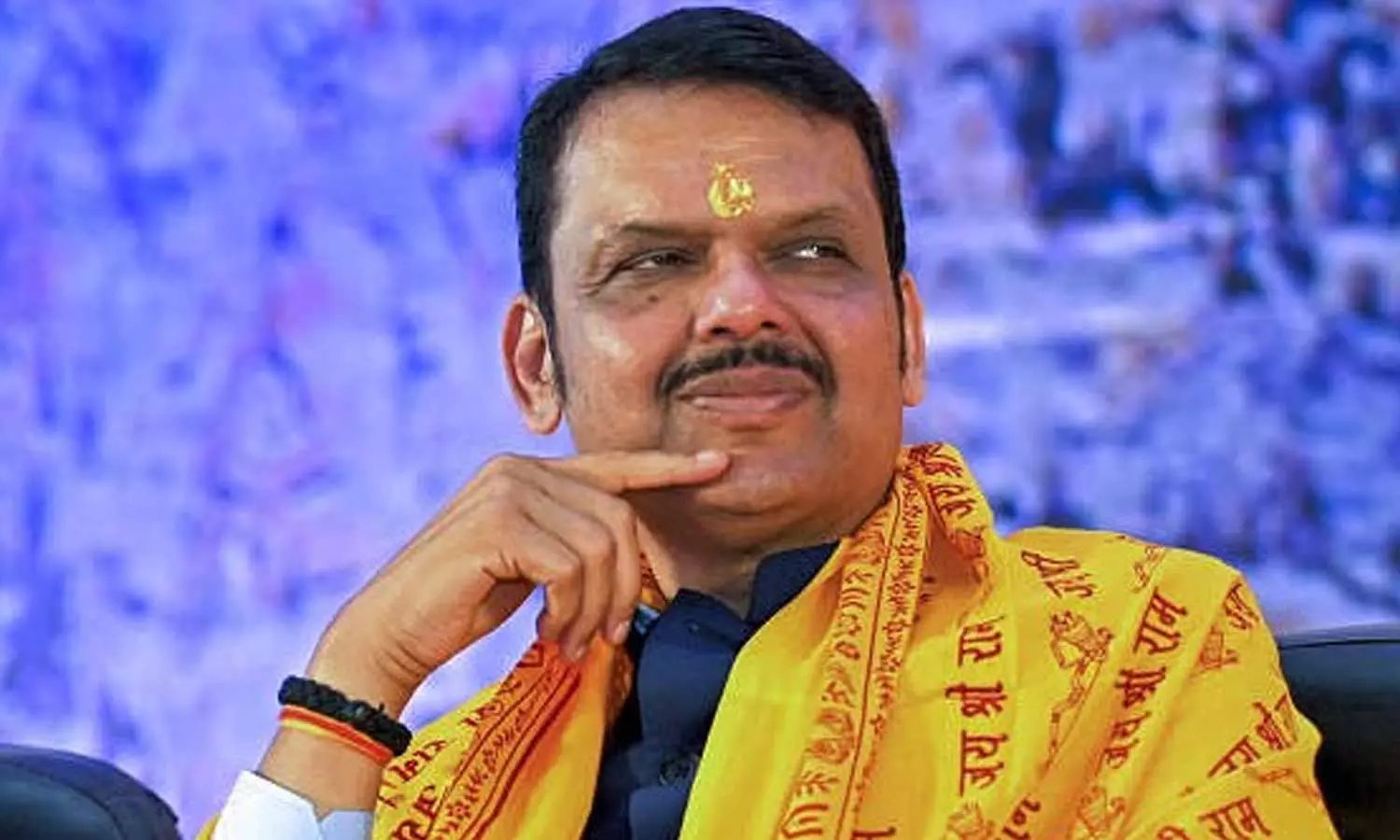 மராத்தி Vs ஹிந்தி…!! மகாராஷ்டிராவிலும் வெடித்த மொழி பிரச்சனை… முதல்வர் தேவேந்திர பட்னாவிஸ் போட்ட அதிரடி உத்தரவு..!!