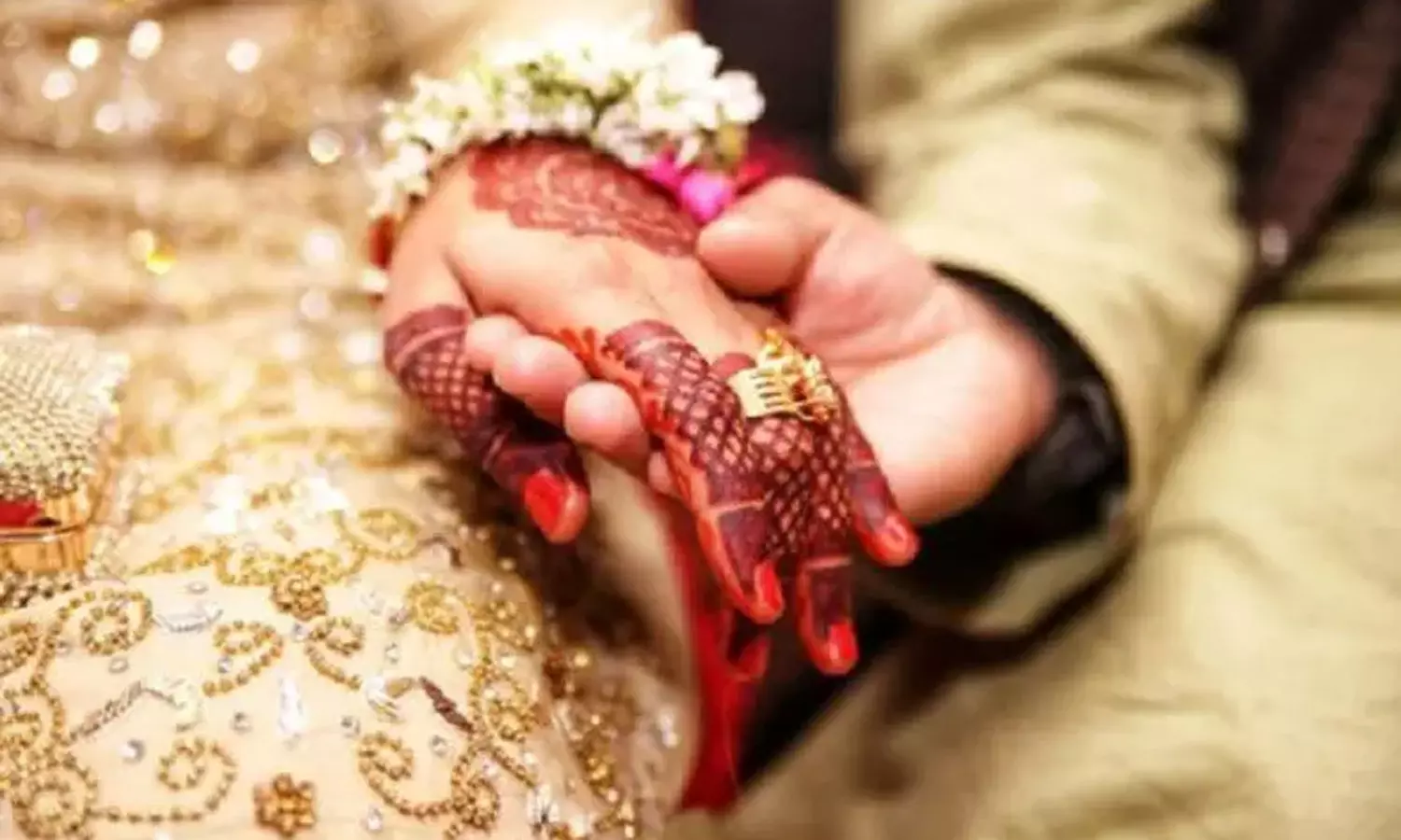 தடால் புடாலாக விருந்து… “தண்ணீரில் தொடங்கி தகராறில் முடிந்த திருமணம்” இறுதியில் எதிர்பாராத திருப்பம் ..!!