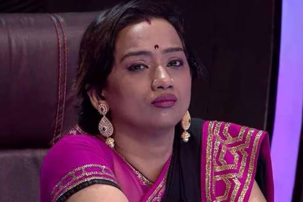 பாடகி கல்பனா தற்கொலை முயற்சி…. கணவரை கைது செய்தது காவல்துறை…!!