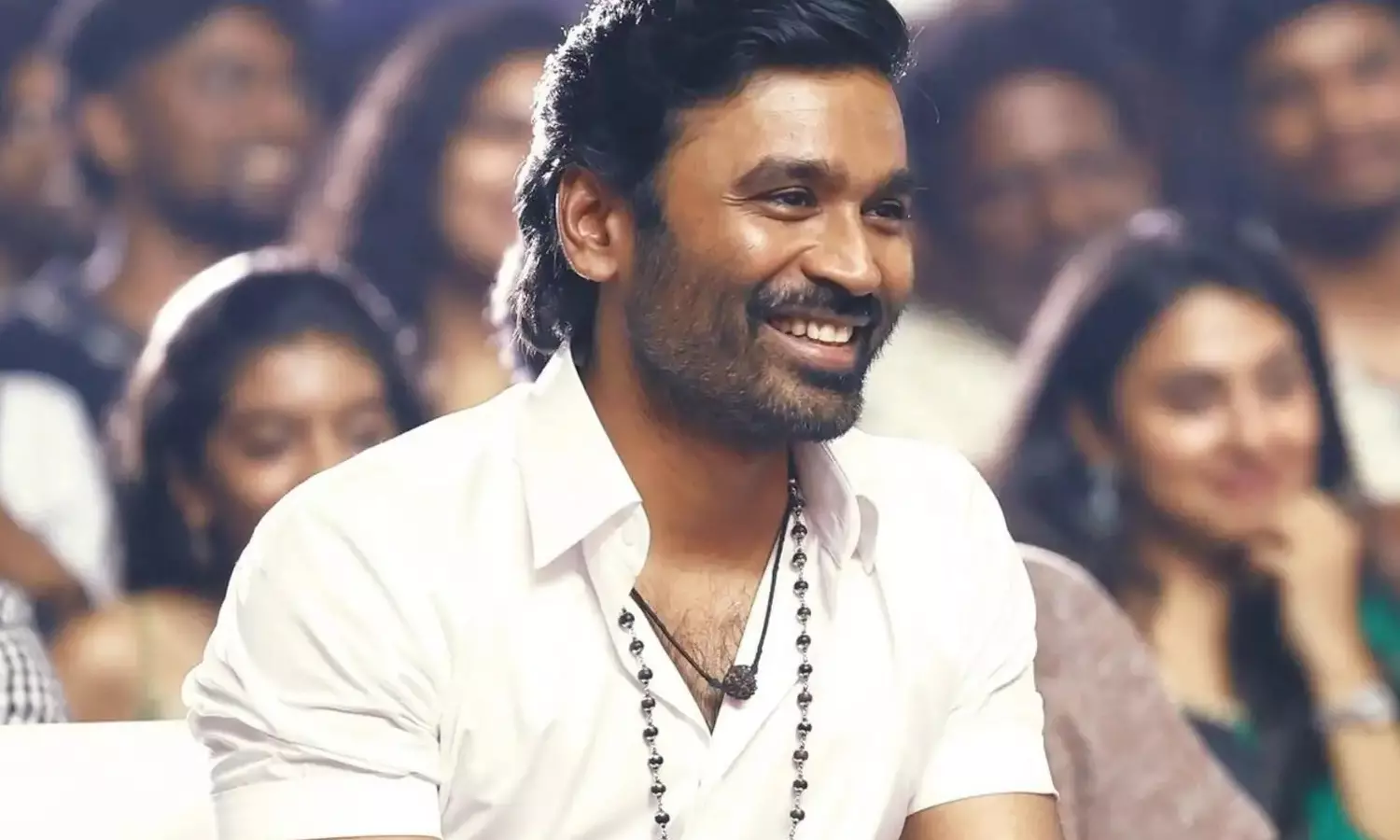 அடடே இவுங்களா..? தனுஷிற்கு ஜோடியாக போகும் பிரபல இளம் நடிகை… யாருன்னு தெரியுமா..??