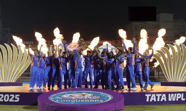 WPL 2025: டெல்லி அணியை வீழ்த்தி 2-ம் முறையாக சாம்பியன் பட்டத்தை தட்டி தூக்கியது மும்பை இந்தியன்ஸ்….!!!