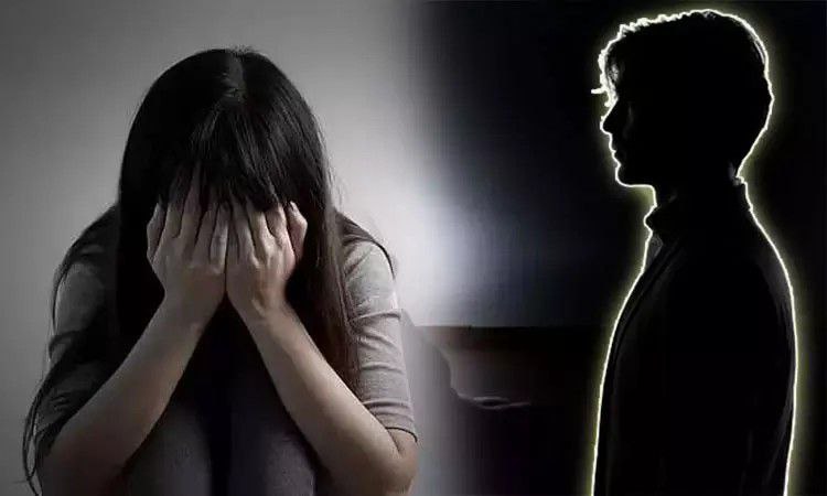 17 வயது சிறுமியின் உடல் நிலையில் திடீர் மாற்றம்… தாயாருக்கு காத்திருந்த அதிர்ச்சி… ஒரு மாதத்திற்கு பின் சிக்கிய வாலிபர்..!!