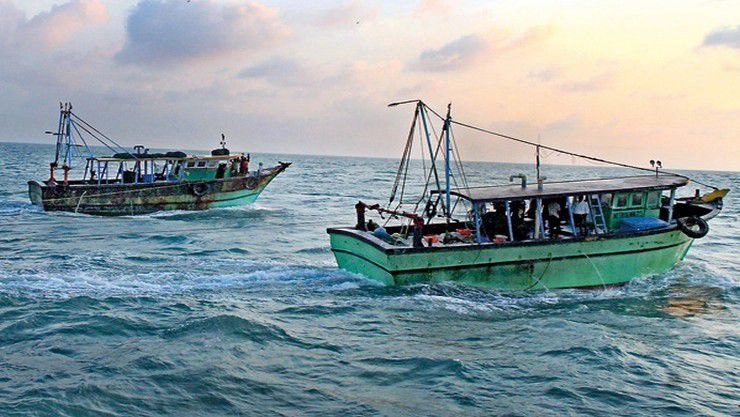 தொடரும் அட்டூழியம்…!! மீண்டும் தமிழக மீனவர்களை கைது செய்த இலங்கை கடற்படை… காலையிலேயே ஷாக் நியூஸ்…!!