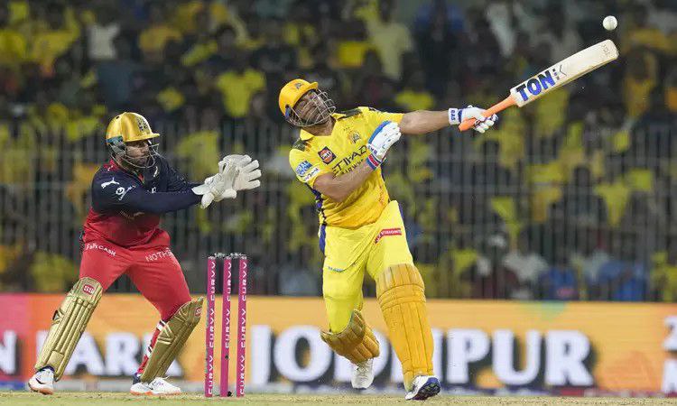 “17 வருடங்களுக்குப் பிறகு சொந்த மண்ணில் சிஎஸ்கேவை பழி தீர்த்த ஆர்சிபி”… 50 ரன்கள் வித்தியாசத்தில் அபார வெற்றி…!!!