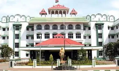 கல்விக்கடன் வழங்க லஞ்சம் வாங்கிய வங்கி ஊழியர்… சிபிஐ சிறப்பு நீதிமன்றம் தீர்ப்பை ரத்து செய்து… 4 ஆண்டுகள் சிறை தண்டனை விதித்து ஹைகோர்ட் உத்தரவு…!!!