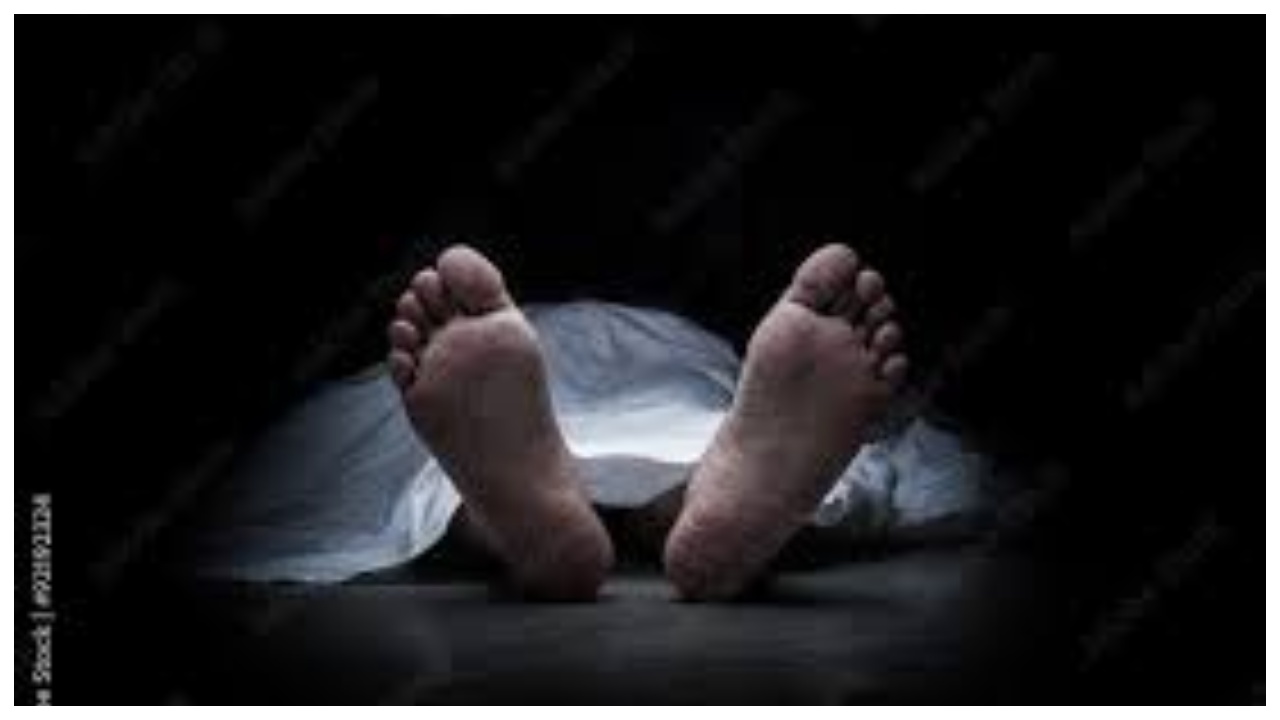 என்னுடைய தற்கொலைக்கு யாரும் காரணம் இல்லை… 3-வது மாடியில் இருந்து விழுந்த கல்லூரி மாணவி… சிகிச்சை பலனின்றி உயிரிழப்பு…!!