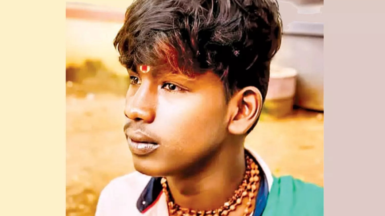 “வேலைக்கு வா…” வீட்டிற்கு வெளியே கேட்ட குரல்…. வெளியே வந்த வாலிபருக்கு நடந்த கொடூரம்…. போலீஸ் விசாரணை….!!