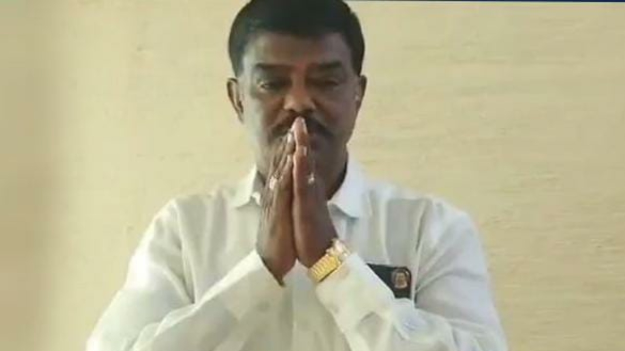 முஸ்லிம்கள் குறித்த இழிவான சொல்…. “காயப்படுத்தி இருந்தால் வருத்தம் தெரிவிக்கிறேன்….” சிவாஜி கிருஷ்ணமூர்த்தி வெளியிட்ட வீடியோ….!!