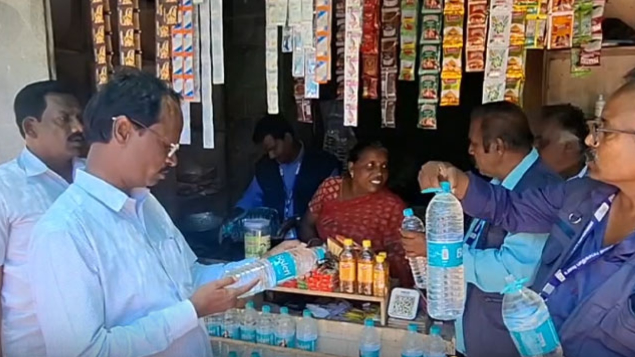 “கூடுதல் விலை… காலாவதியான பொருள்…” திணறிய கடை உரிமையாளர்கள்…. ஆக்ஷனில் இறங்கிய அதிகாரிகள்….!!