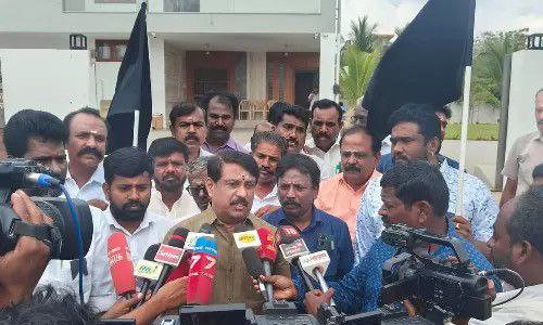 “திமுக ரொம்ப பலவீனமா இருக்கு”… இன்னும் 6 மாதம்தான்…. எதிர்க்கட்சிகள் ஒன்று சேர்ந்தால்… சூசகமாக சொன்ன நயினார் நாகேந்திரன்..!!