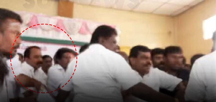 Breaking: அதிமுக முன்னாள் அமைச்சர் செங்கோட்டையன்…. பங்கேற்ற கூட்டத்தில் கைகலப்பு… கடும் மோதல்…!!!