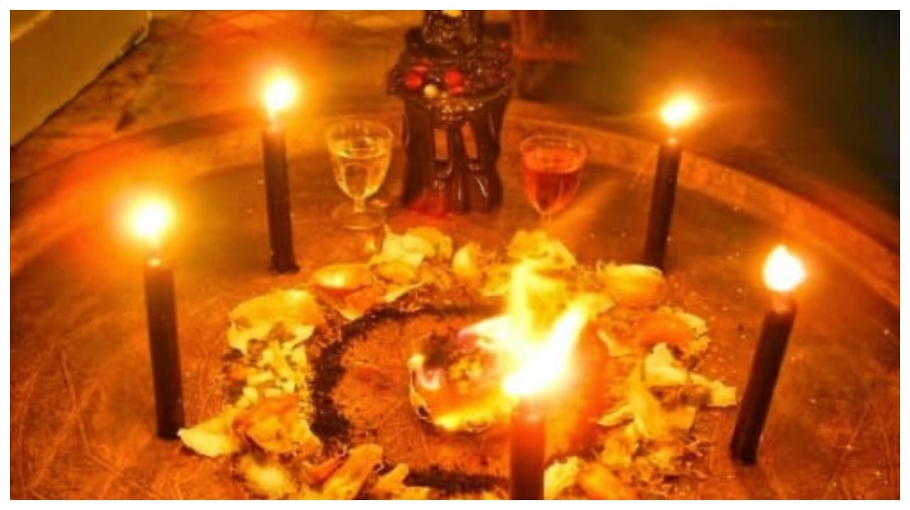 குழந்தை பாக்கியம் வேண்டி… முதியவரை நரபலி கொடுத்த வாலிபர்…. விசாரணையில் வெளிவந்த அதிர்ச்சி தகவல்…!!