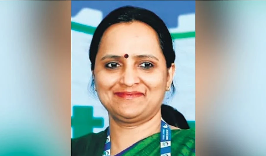 வி.கே பாண்டியனின் மனைவியான ஐஏஎஸ் அதிகாரி…  விருப்ப ஓய்வு கோரி விண்ணப்பம்…!!