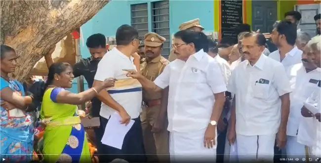 “திமுக அமைச்சரை வந்த வேகத்தில் ஓடவிட்ட பாஜக பெண் பிரமுகர்”… வீடியோவை வெளியிட்ட அண்ணாமலை… இதுதான் மேட்டரா..?
