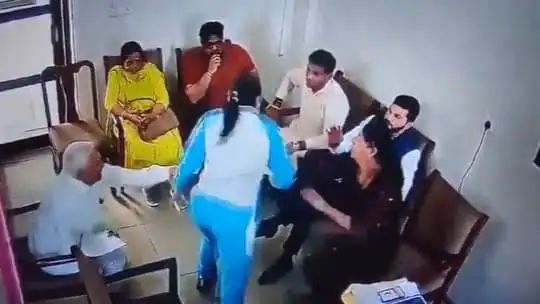 “போலீஸ் கண்முன்னே கணவனை வெளுத்து வாங்கிய இந்திய குத்துச்சண்டை வீராங்கனை”…. காரணம் என்ன..? வைரலாகும் அதிர்ச்சி வீடியோ…!!
