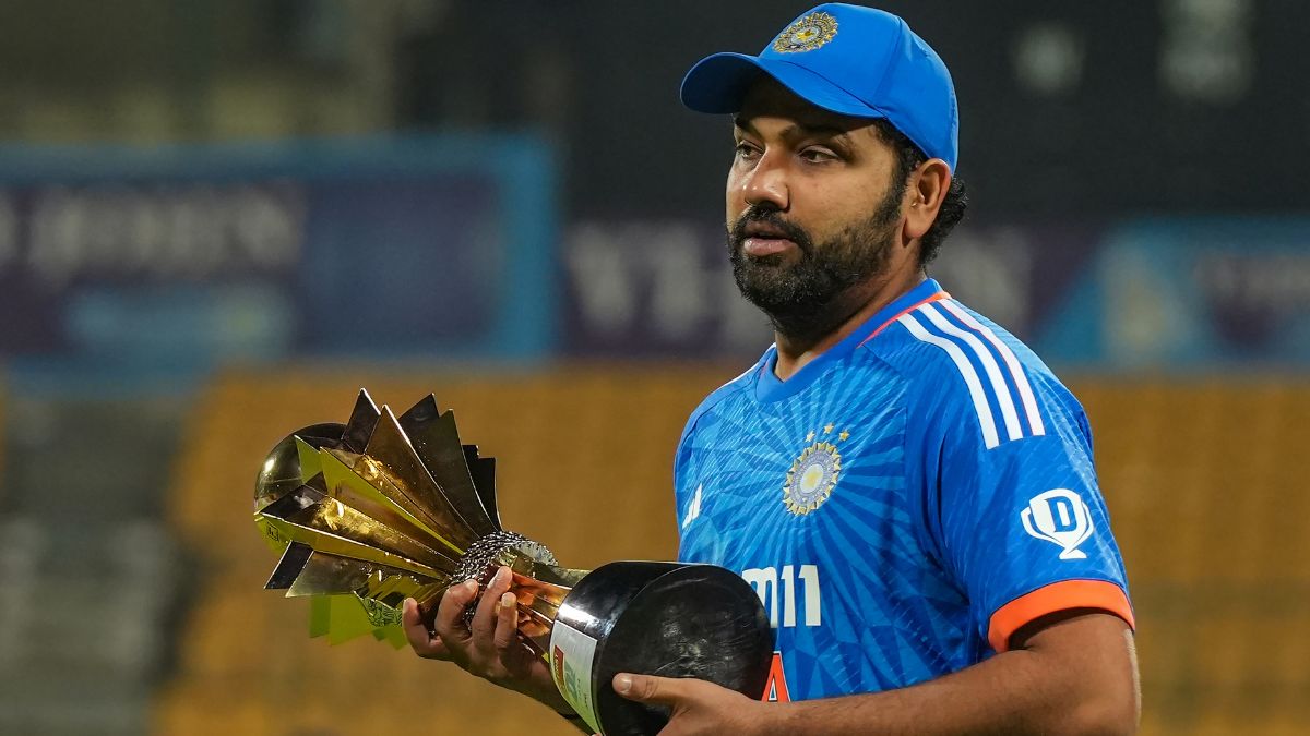 என்னப்பா..! “5 கோப்பை ஜெயிச்ச கேப்டனுக்கா இந்த நிலைமை” ரோஹித் சர்மாவை அவமானப்படுத்தும் மும்பை..!!