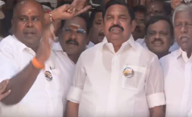 Breaking: யார் அந்த தியாகி..? “சட்டசபையில் தொடர் அமளி”… இபிஎஸ் உள்ளிட்ட அதிமுகவினரை சஸ்பெண்ட் செய்து சபாநாயகர் உத்தரவு..!!!