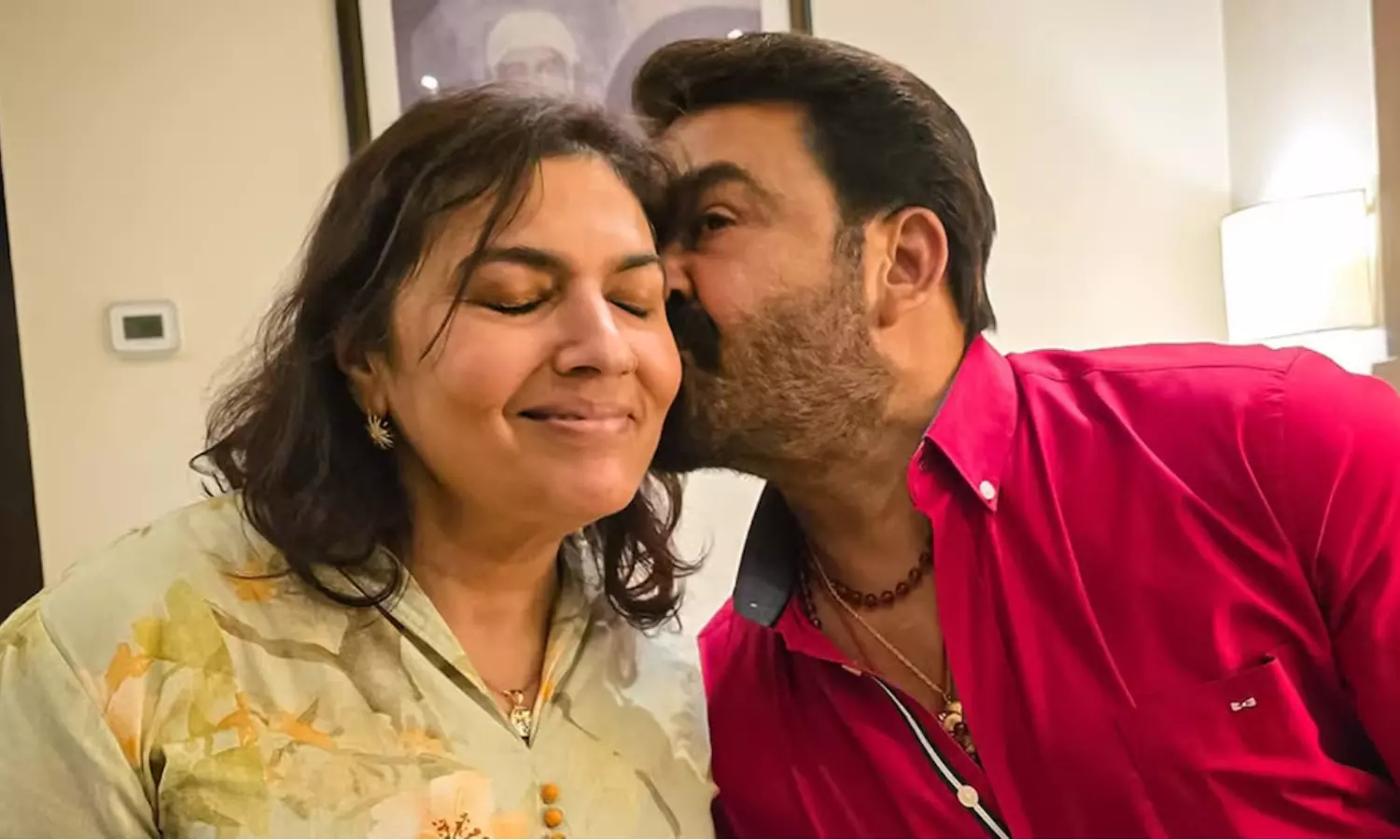 “நான் என்றென்றும் உன்னுடையவன்”… திருமண நாளில் மனைவிக்கு அன்பு முத்தம் கொடுத்த நடிகர் மோகன்லால்… வயதானாலும் குறையாத அன்பு..!!