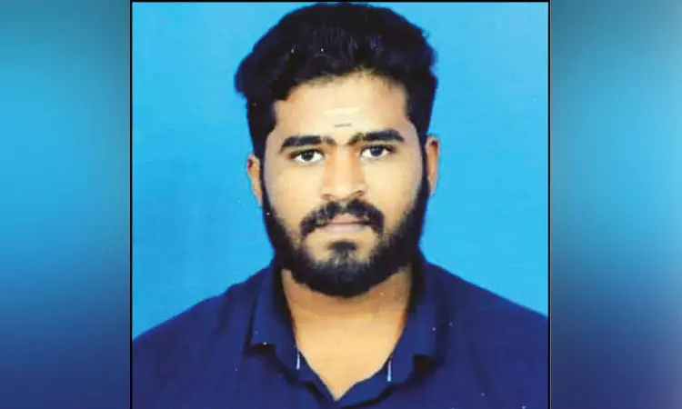 “தூக்கிட்டு தற்கொலை செய்த உறவினர்”… அஸ்தியை கரைக்க சென்ற போது எலக்ட்ரீசியனுக்கு நேர்ந்த விபரீதம்…. கதறும் குடும்பத்தினர்…!!!