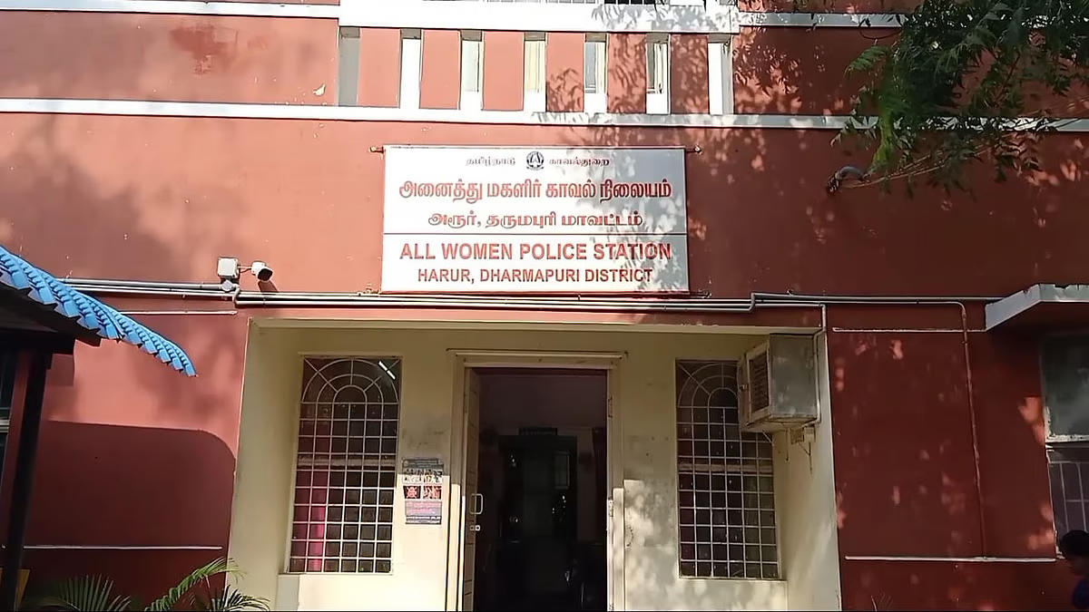 திடீர் உடல்நல குறைவு… ஹாஸ்பிடலுக்கு அழைத்து சென்ற பெற்றோர்… டாக்டர் சொன்ன ஷாக் தகவல்… பள்ளி மாணவியை 3 பேர்… பகீர்..!!