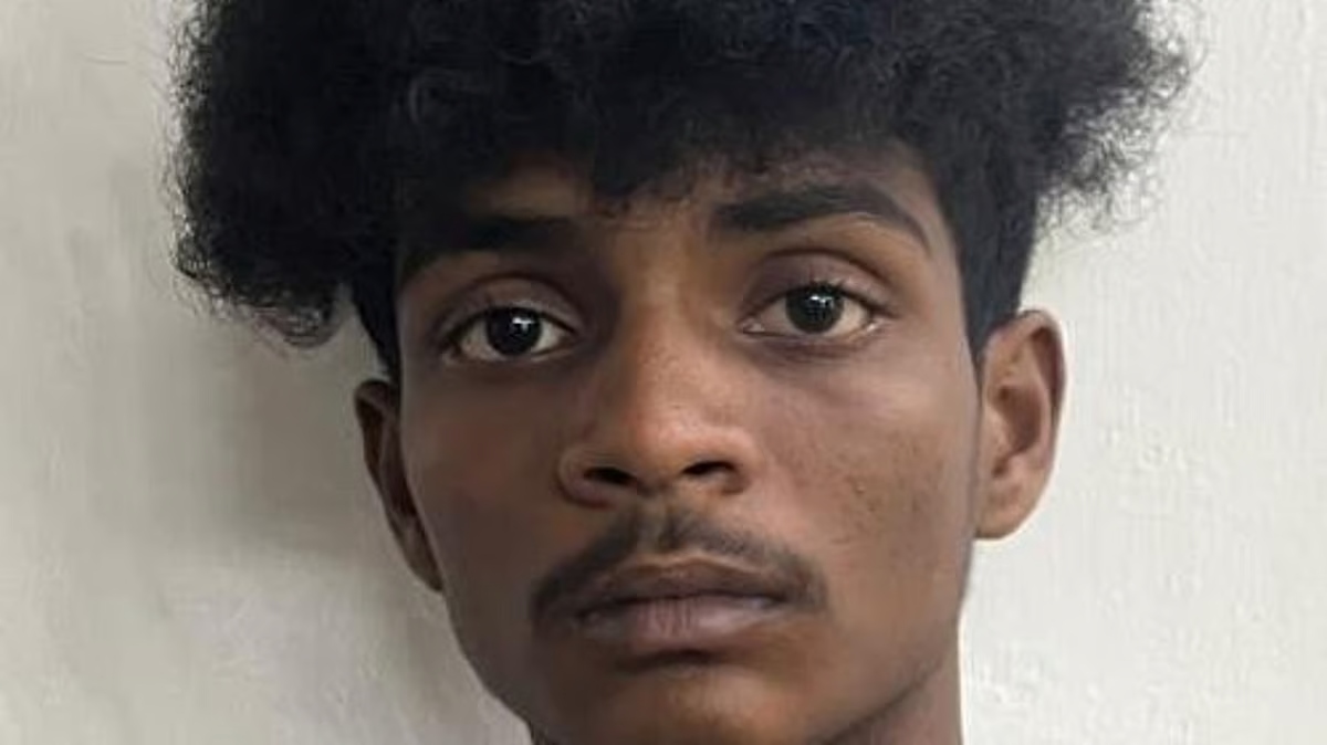 “வெளிநாட்டுக்கு சென்ற ஓனர்”.. வீட்டை பராமரித்து வந்தவர் திடீரென மாடிக்கு சென்றதால் தெரிந்த உண்மை… வசமாக சிக்கிய வாலிபர்..!!