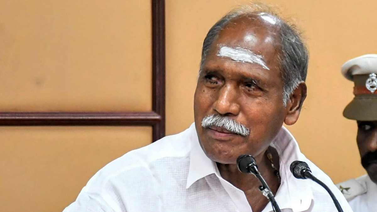 “இனி அரசு வேலையை மட்டுமே நம்பி மாணவர்கள் இருக்காதீங்க”… புதுச்சேரி முதல்வர் ரங்கசாமி அட்வைஸ்…!!