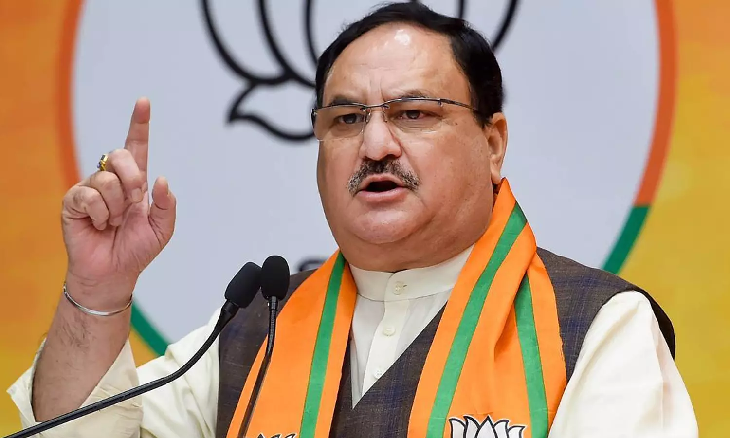 “பிரேக் பிடிக்கல”… சென்னையில் விபத்தில் சிக்கிய ஜே.பி நட்டாவின் கார்… அதிர்ச்சியில் பாஜகவினர்…!!!