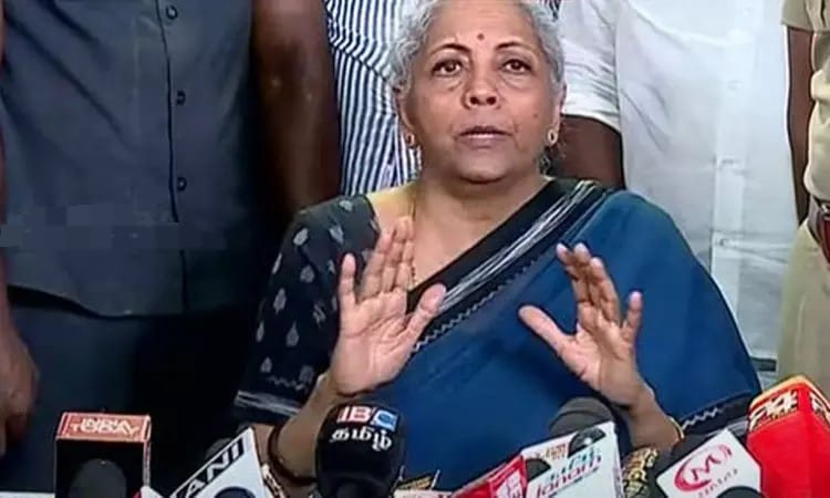 “மோடி தனியாக வரி விதிப்பது போல் ஜிஎஸ்டி வரி பற்றி பேசுறாங்க”… இதெல்லாம் ரொம்ப தப்பு… மத்திய நிதி மந்திரி நிர்மலா சீதாராமன்..!!!