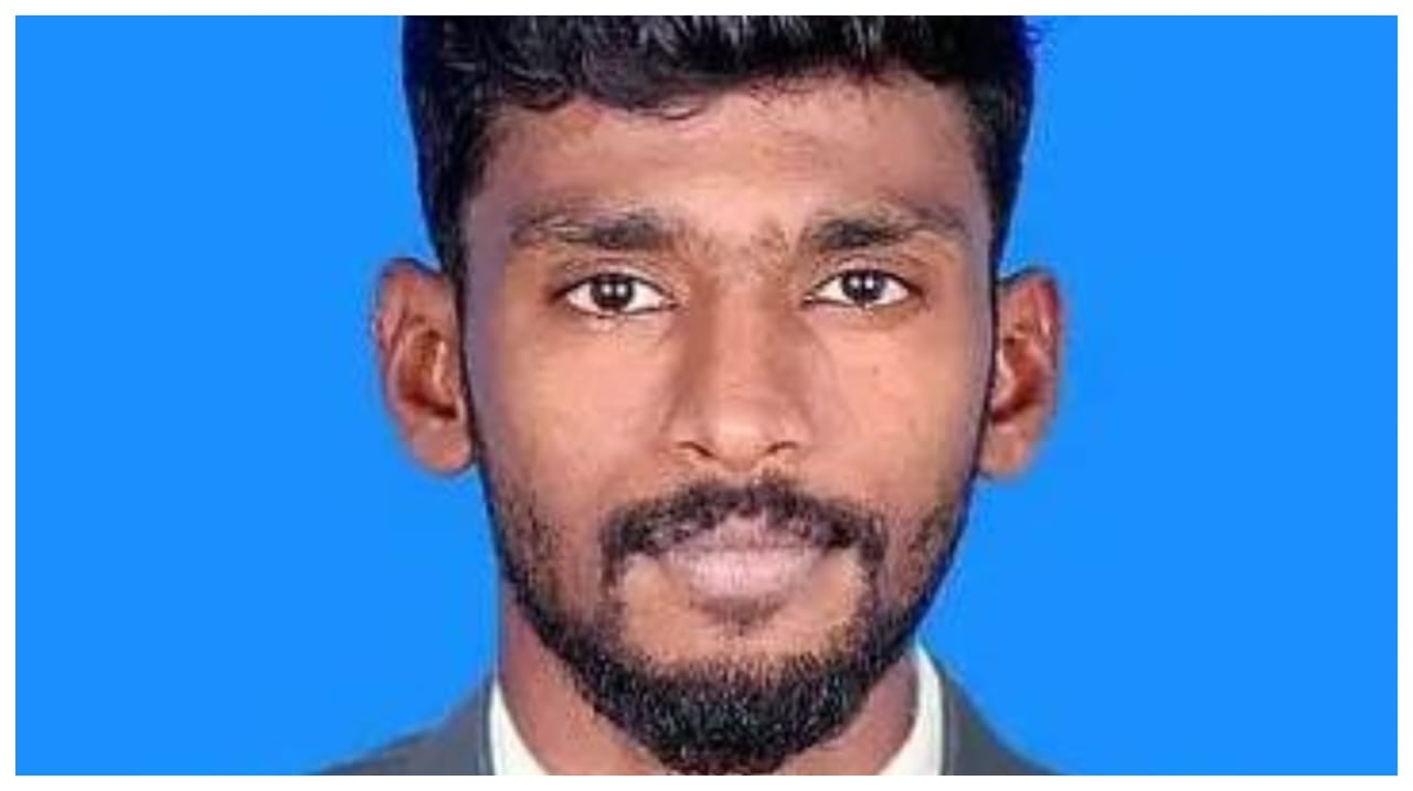 வண்டியில் இருந்த சிட்டுக் குருவி முட்டைகள்…. வாலிபர் செய்த செயல்… அதிர்ச்சி…!!!