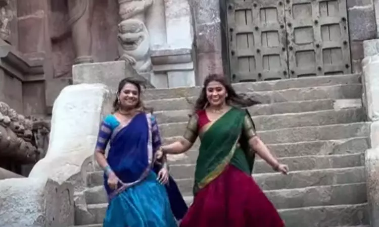 “தஞ்சை பெரிய கோவிலில் முகம் சுளிக்க வைக்கும் வகையில் ரீல்ஸ் வீடியோ எடுத்த பெண்கள்”…. அதிர்ச்சியில் பக்தர்கள்…!!!