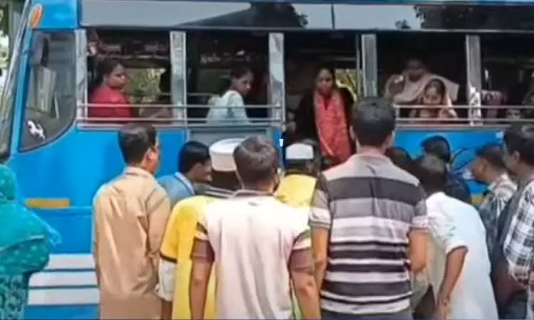 “இந்த மனசு தான் உண்மையான கடவுள்”.. பேருந்தில் திடீரென மயங்கிய சிறுமி… ஹாஸ்பிடலுக்கு பஸ்சை ஓட்டி டிரைவர்… நெகிழ்ச்சி சம்பவம்..!!
