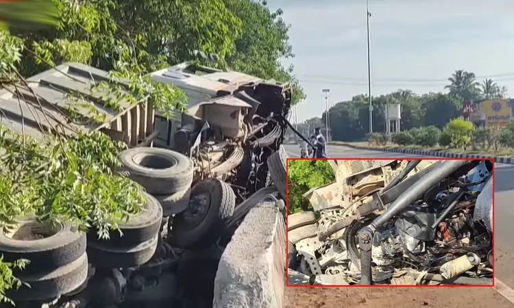 நெல்லையில் கட்டுப்பாட்டை இழந்த கனரக லாரி… தலை குப்புற கவிழ்ந்து கோர விபத்து… டிரைவர் படுகாயம் …!!!