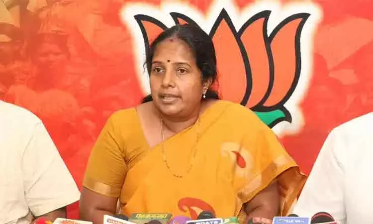 எங்கு பாலில் வன்கொடுமைகள் நடந்தாலும் அதை அப்படியே மறைக்க திமுக அரசு முயற்சிக்கிறது…. வானதி சீனிவாசன் காட்டம்..!!!