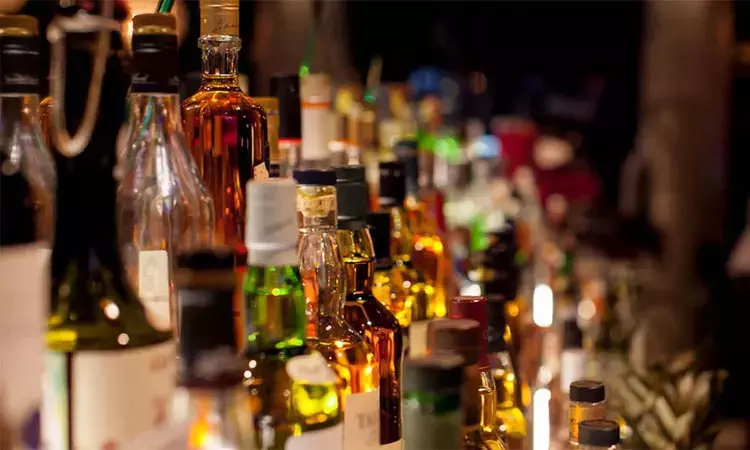 மதுபானம் விலை கிடுகிடு உயர்வு.!  “ரூ.50 முதல் ரூ.325 வரை உயர்வு”… குடிமகன்களுக்கு ஷாக் ..!!