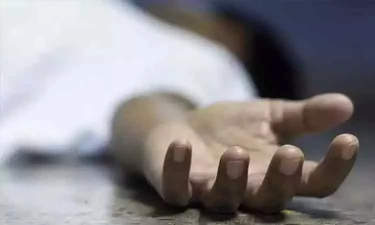 நண்பன் திருமண விழாவில் நடனமாடிய வாலிபர்… திடீரென மயங்கி விழுந்து… அதிர்ச்சி சம்பவம்…!!!