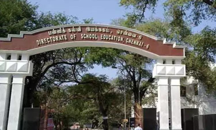 அரசுப்பள்ளி ஆசிரியர்கள் மீது போக்சோ வழக்கு…  4 நாட்களில் இடைநீக்கம்… பள்ளிக்கல்வித்துறை அதிரடி அறிவிப்பு..!!!