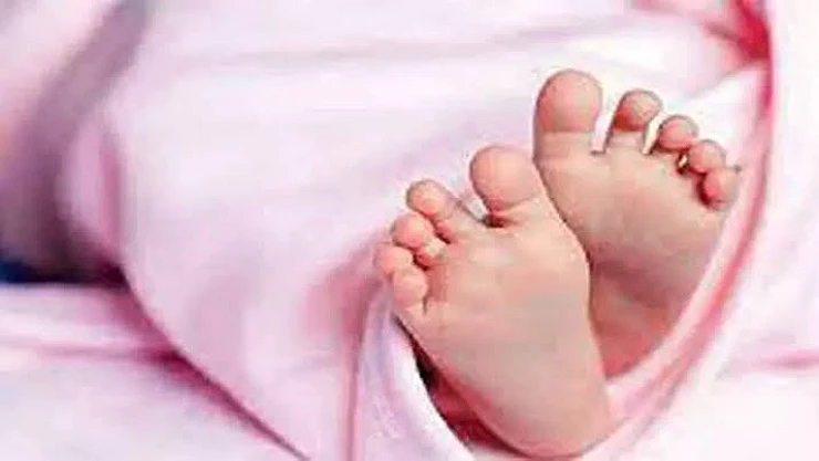 ஜாமீன் வாங்கி கொடுத்த வக்கீல்…. விளையாடிக் கொண்டிருந்த குழந்தையை தூக்கிச் சென்று கத்தியால் குத்தி… கழுத்தை அறுத்து… கொடூர சம்பவம்..!!