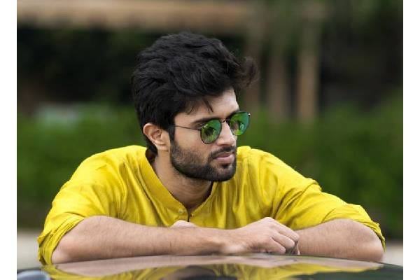 “பஹல்காம் தாக்குதல்” … பழங்குடியின சமுதாயம் குறித்து அவதூறு பேச்சு… சிக்கலில் நடிகர் விஜய் தேவரகொண்டா… பரபரப்பு புகார்..!!!