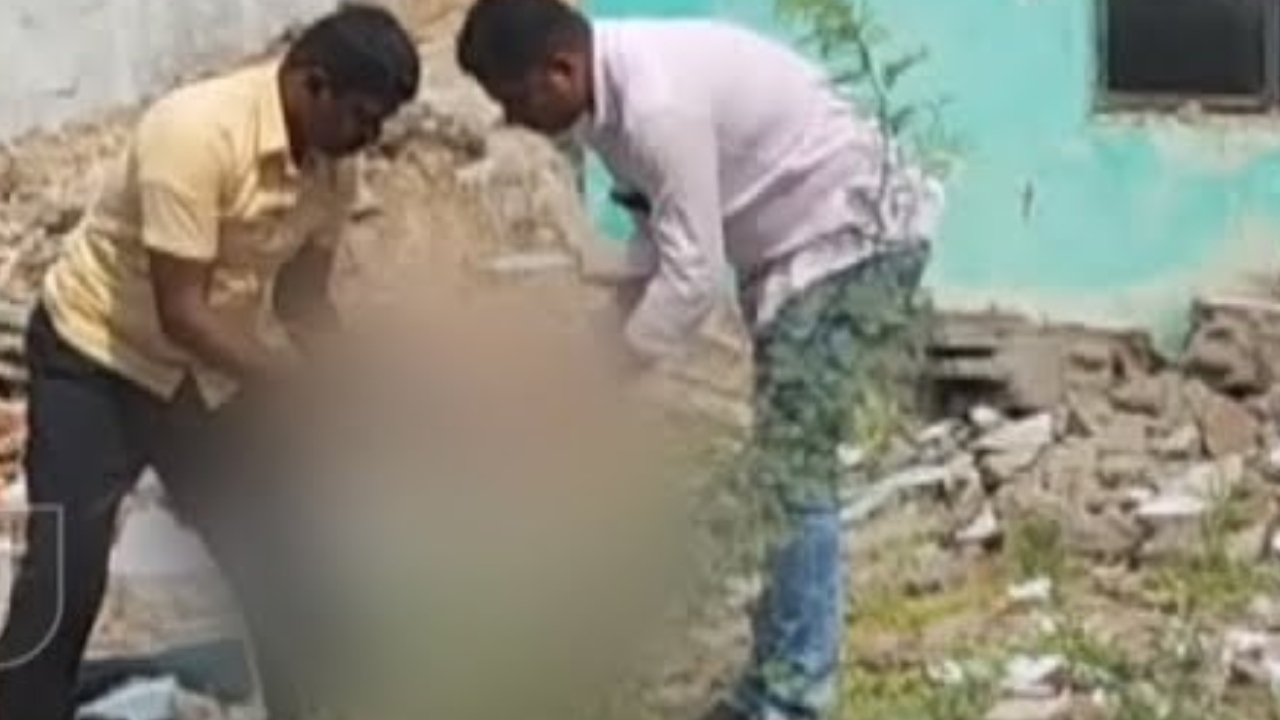 பாழடைந்த கட்டிடத்தில்…! தலை சிதைக்கப்பட்டு கிடந்த செவிலியர் உடல்…. நடந்தது என்ன…? போலீஸ் விசாரணை…!!