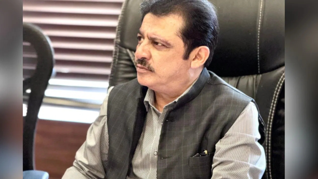 “பாகிஸ்தானுக்கு தற்கொலை குண்டுதாரியாக செல்வேன்…” நான் சும்மா சொல்லல…. கர்நாடக அமைச்சர் பி.இசட். ஜமீர் அகமது கானின் அதிரடி பேச்சு…!!