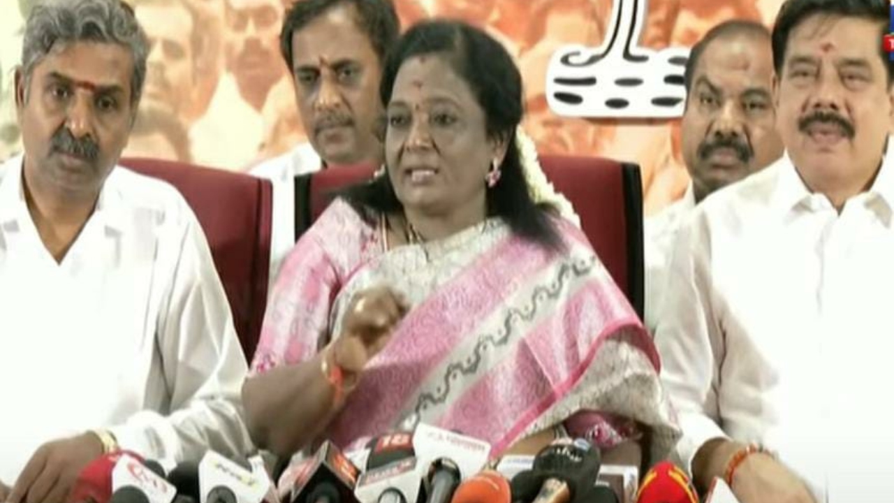 நீங்க ஆட்சிக்கு வந்தா தேர்வு நடக்காதுன்னு சொன்னீங்க… ஆனா 5-வது “நீட் தேர்வு – நீட்டாக நடக்கிறது…”  தமிழிசை சௌந்தரராஜன் ஸ்பீச்….!!
