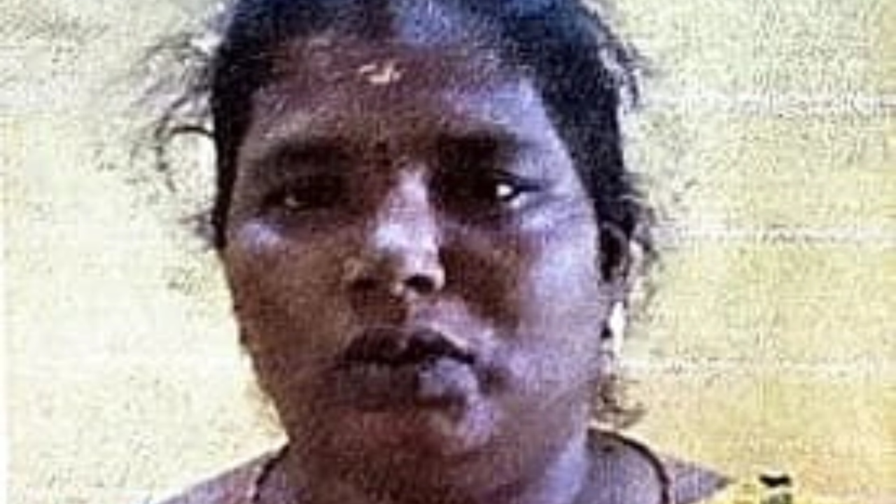 மக்களே உஷாரா இருங்க…! ரூ.78 லட்சத்தை அபேஸ் செய்த தம்பதி…. தவிக்கும் பொதுமக்கள்…. போலீஸ் விசாரணை….!!