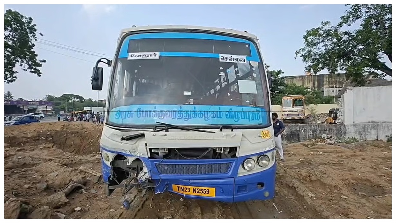 “தேவாலயம் சென்று விட்டு திரும்பும் போது…” அரசு பேருந்து மோதி ஒருவர் பலி; தோழி படுகாயம்… பெரும் சோகம்…!!