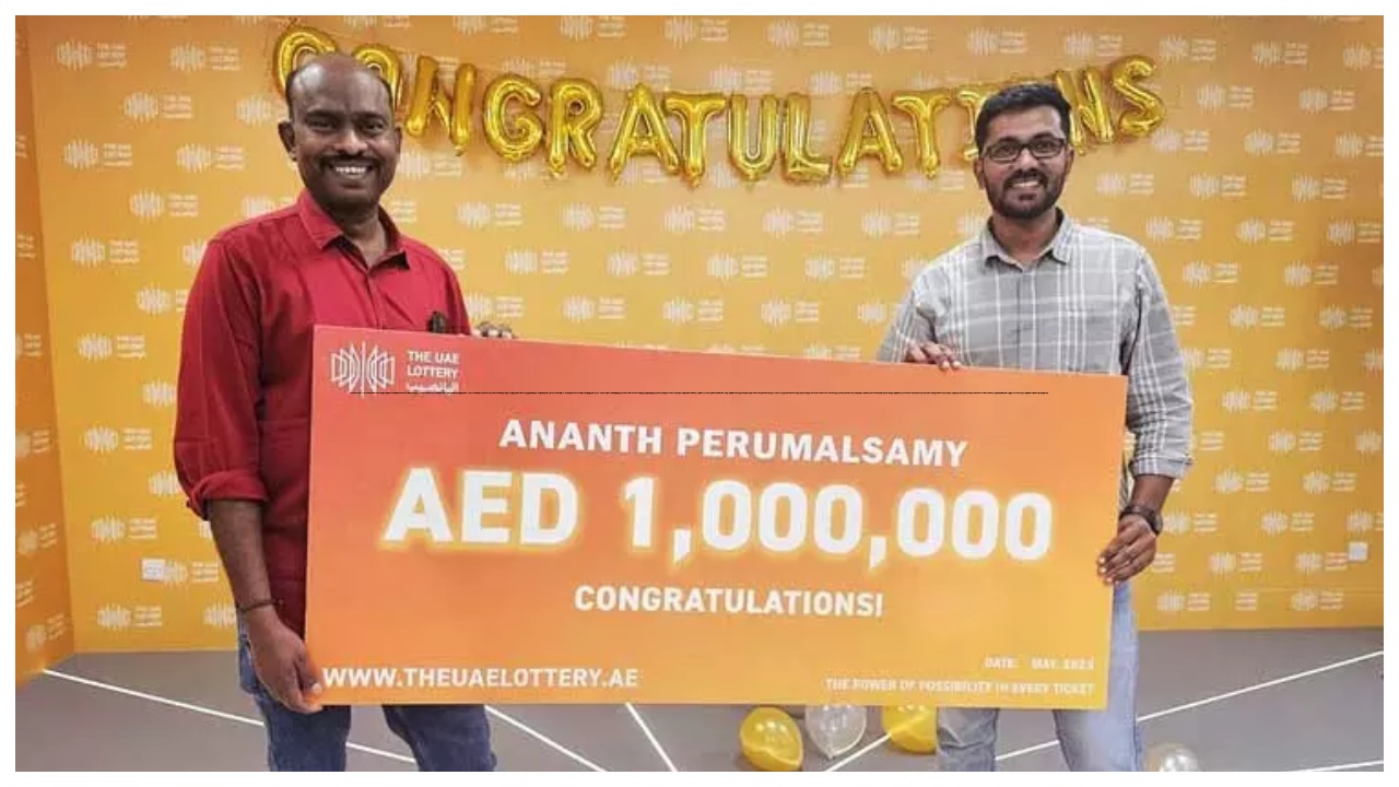இதுதான் தெய்வம் கூரையை பிச்சிக்கிட்டு கொடுக்கிறதா…!! தமிழக வாலிபருக்கு துபாயில் அடித்த மெகா ஜாக்பாட்…. சந்தோஷத்தில் துள்ளி குதிக்கும் நண்பர்கள்…!!