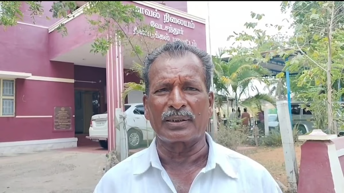 “பைக்கில் சென்ற முதியவர்”… நடுவழியில் வண்டியை நிறுத்திய வருமானவரித்துறை அதிகாரி…. தங்க மோதிரத்தை பறி கொடுத்த பின் தெரிந்த ஷாக் உண்மை.!!