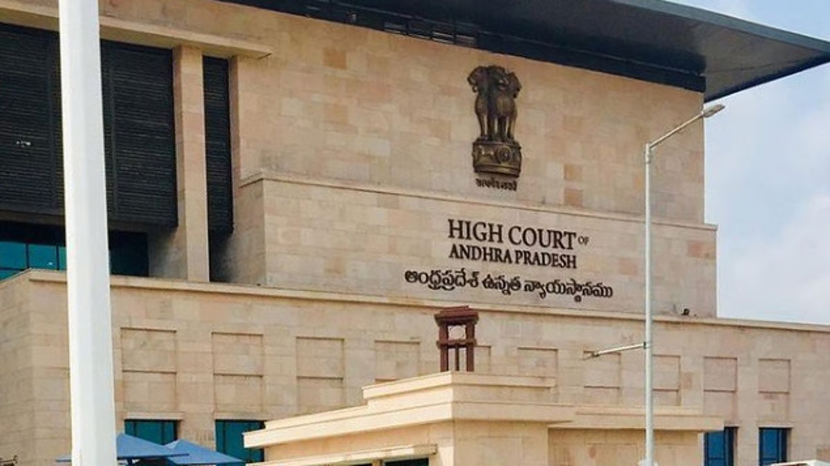 “வேறு மதத்திற்கு மாறினால் பட்டியல் இன அந்தஸ்தை இழந்து விடுவார்கள்”…. உயர் நீதிமன்றம் அதிரடி  தீர்ப்பு…!!