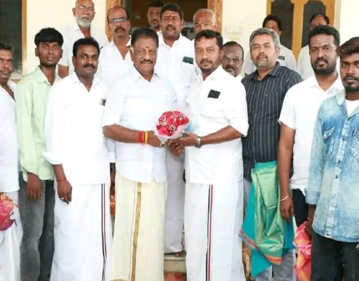 Breaking: “இபிஎஸ் கோட்டையிலிருந்து 50-க்கும் மேற்பட்ட நிர்வாகிகள் விலகல்”… ஓபிஎஸ் உடன் ஐக்கியம்… அதிர்ச்சியில் அதிமுகவினர்..!!!