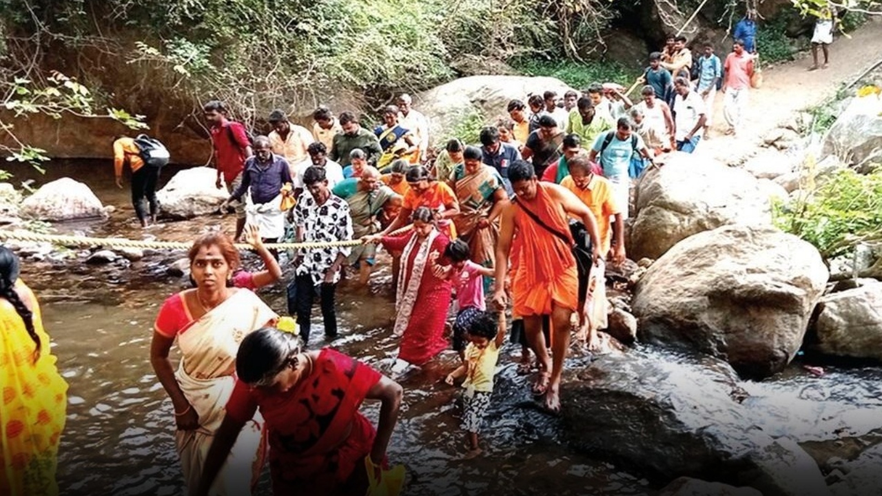 கனமழை எச்சரிக்கை…! சதுரகிரிக்கு செல்ல 2 நாட்கள் தடை…. வனத்துறையின் அதிரடி அறிவிப்பு….!!